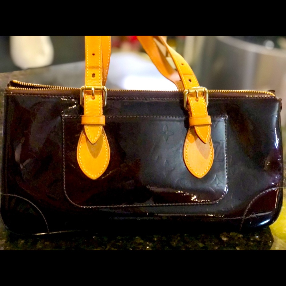 Louis VUITTON Amarante Vernis Rosewood Avenue Bag